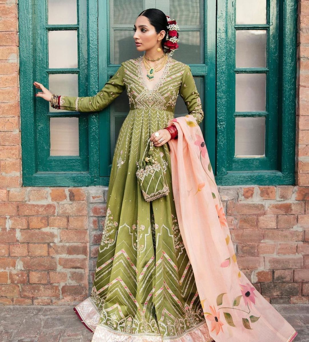 Pin Worthy Winter Wedding Bridal Outfit Ideas To Save Right Now Pyaari Weddings